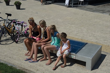 Zichtbaar duurzaam met solar parkmeubilair