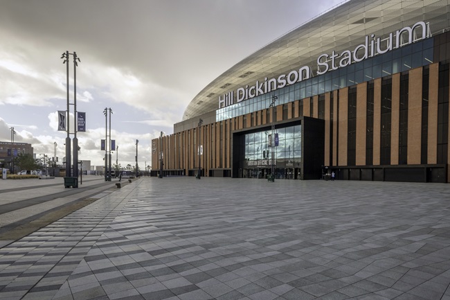 Hill Dickenson Stadion | bestrating rond entree