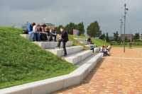 Tribune schoolplein VMBO Kluiverboom