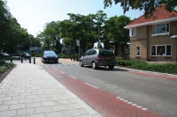 Hoofdweg met fietsstrook