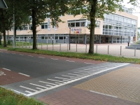 Verkeersplateau voor schoolplein