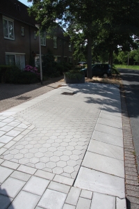 Uitritconstructie met zeskanttegels Uitritconstructie met zeskanttegels