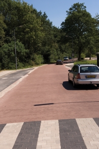 Stille straat in de buurt van school Stille straat in de buurt van school