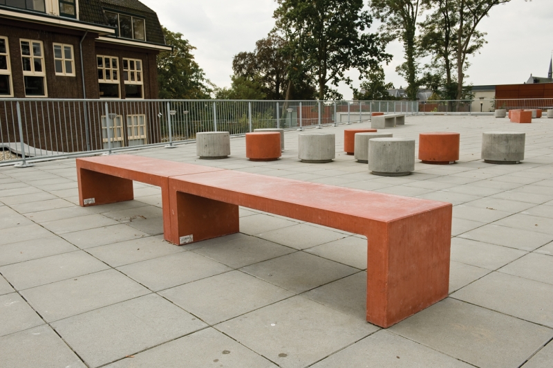 Zitelementen schoolplein